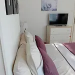B&B Roseland