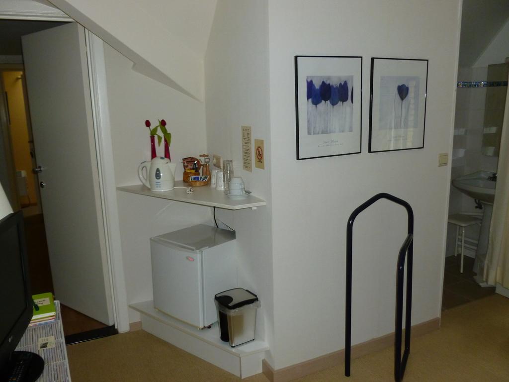 Couette-café Roseland 3*